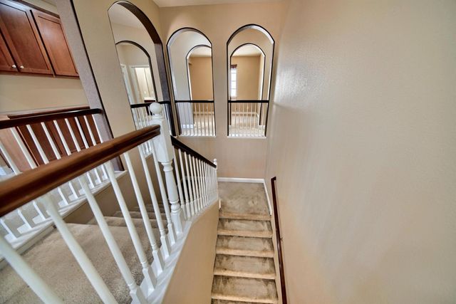 2153 Saddlebrook Ln, Oakdale, CA 95361