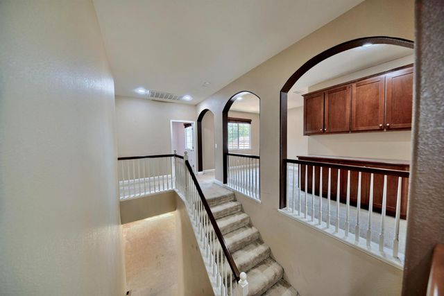 2153 Saddlebrook Ln, Oakdale, CA 95361