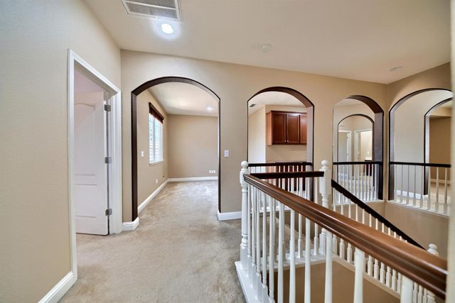 2153 Saddlebrook Ln, Oakdale, CA 95361