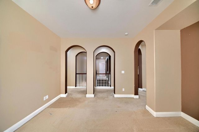 2153 Saddlebrook Ln, Oakdale, CA 95361