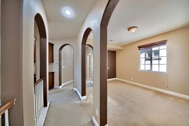 2153 Saddlebrook Ln, Oakdale, CA 95361