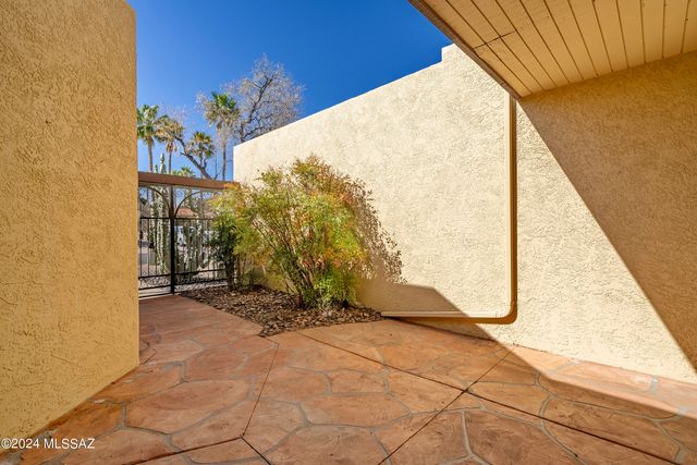9859 E 1st Street, Tucson, AZ 85748