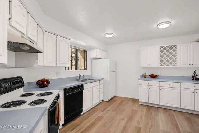 9859 E 1st Street, Tucson, AZ 85748