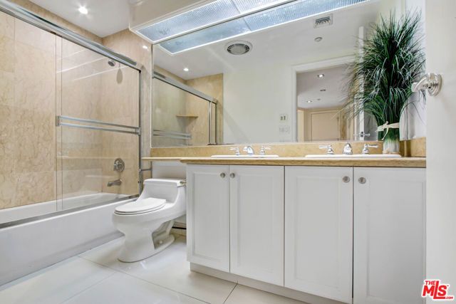 11921 Dorothy Street 102, Los Angeles, CA 90049