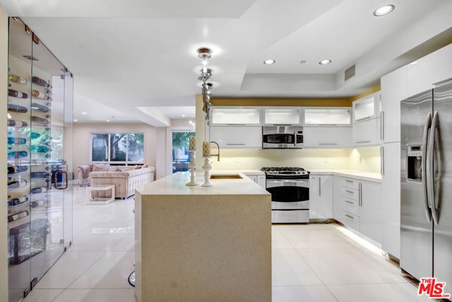 11921 Dorothy Street 102, Los Angeles, CA 90049