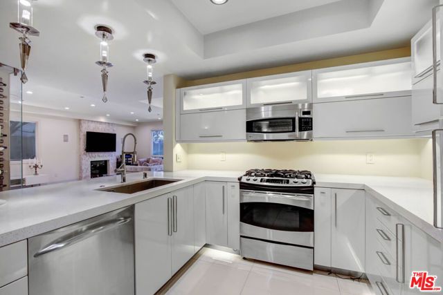 11921 Dorothy Street 102, Los Angeles, CA 90049