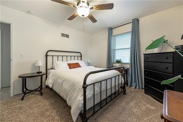 5009 NE 57th Terrace, Kansas City, MO 64119