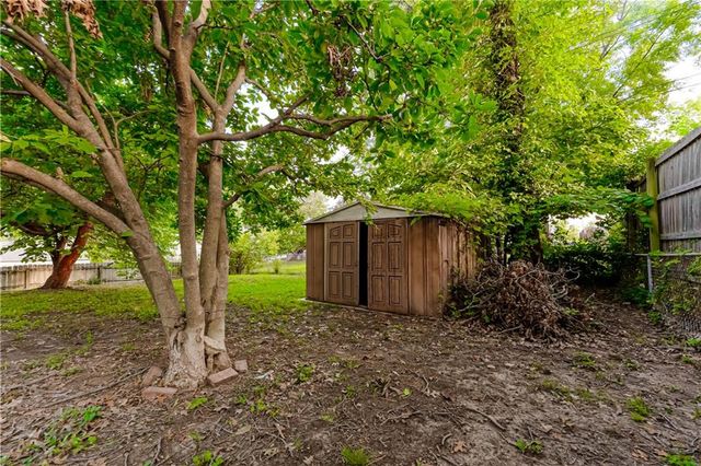 5009 NE 57th Terrace, Kansas City, MO 64119