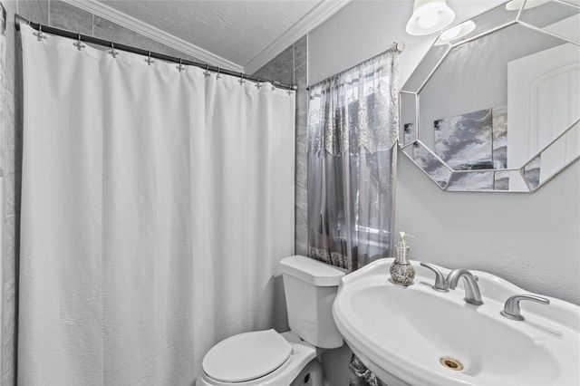 706 11th Street, San Leon, TX 77539