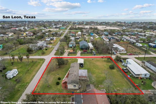 706 11th Street, San Leon, TX 77539