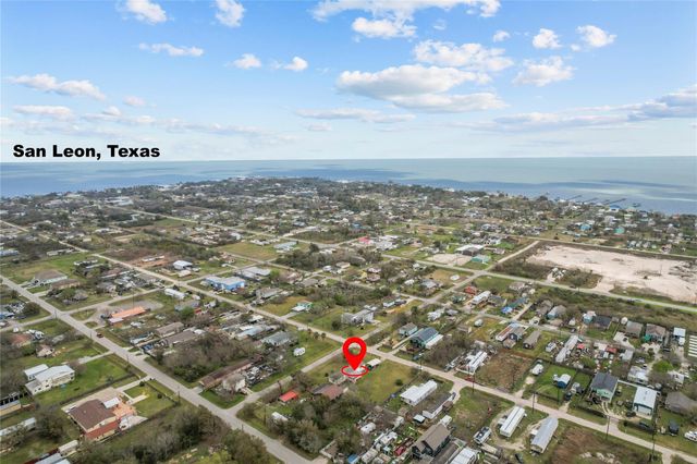 706 11th Street, San Leon, TX 77539