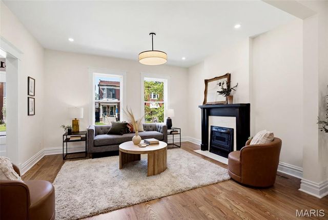4138 Botanical Avenue, St Louis, MO 63110