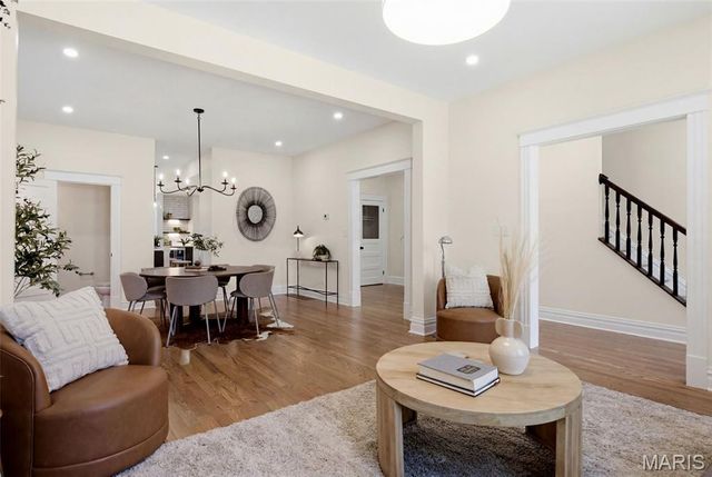 4138 Botanical Avenue, St Louis, MO 63110