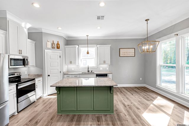 12652 Brown Rd, Denham Springs, LA 70726