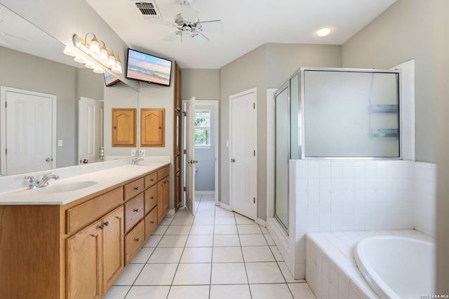 1220 Country View Dr.,, La Vernia, TX 78121