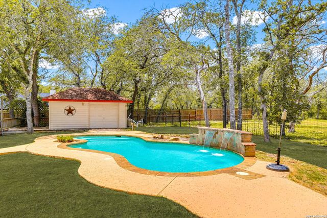 1220 Country View Dr.,, La Vernia, TX 78121