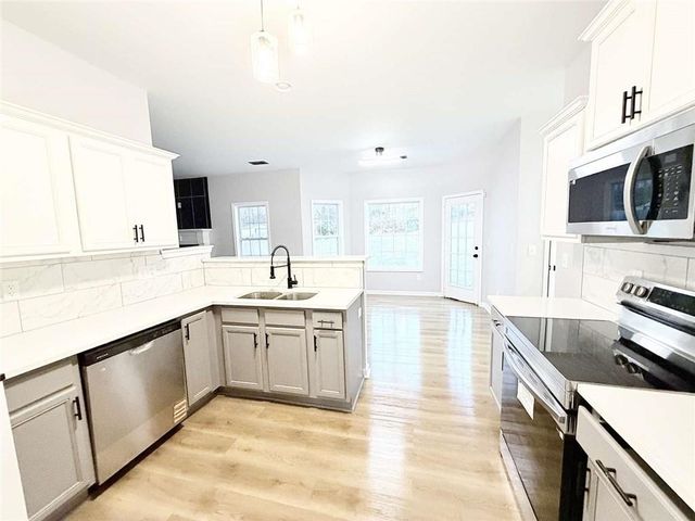 353 Madison Avenue, Hampton, GA 30228