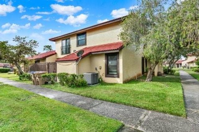 451 HUNTER CIRCLE, Kissimmee, FL 34758