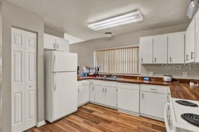 451 HUNTER CIRCLE, Kissimmee, FL 34758