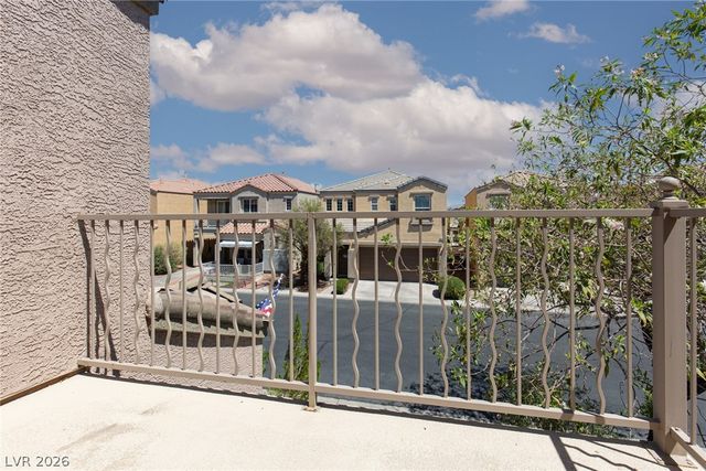 9155 McGinnis Avenue, Las Vegas, NV 89148