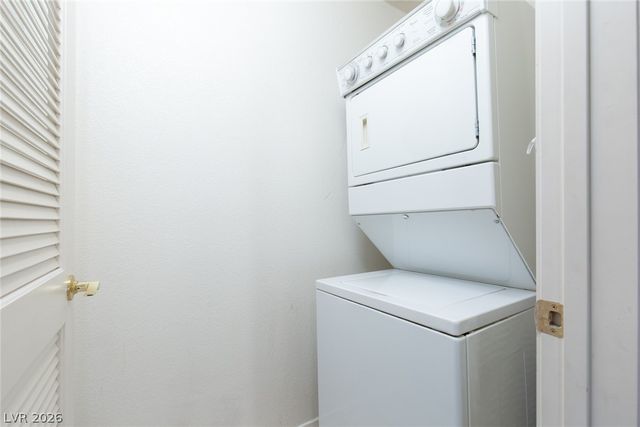 9155 McGinnis Avenue, Las Vegas, NV 89148