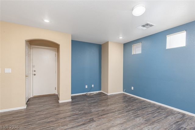 9155 McGinnis Avenue, Las Vegas, NV 89148
