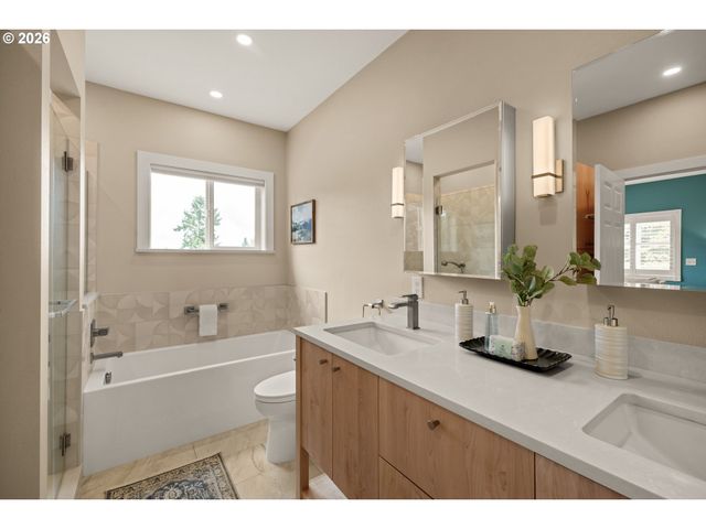 17730 Ne SUNRISE PEAKS Ln, Hillsboro, OR 97123
