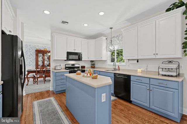 4 KENNETH CT, Sewell, NJ 08080