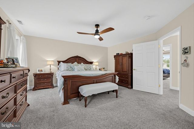 4 KENNETH CT, Sewell, NJ 08080