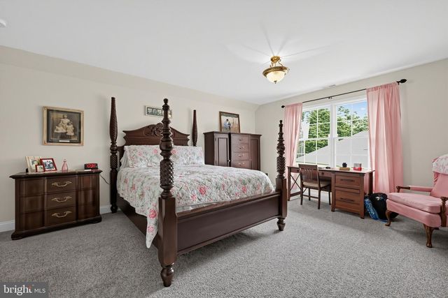 4 KENNETH CT, Sewell, NJ 08080