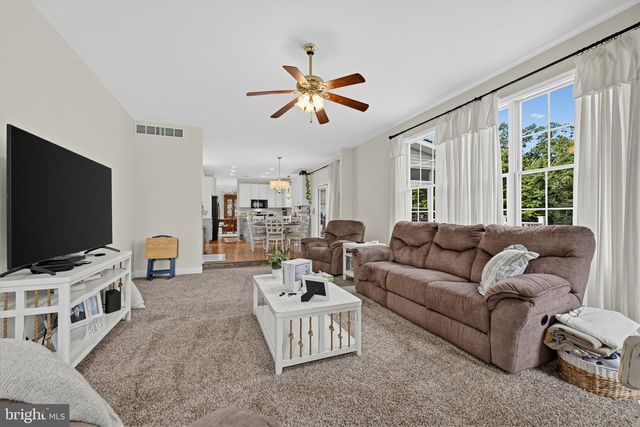 4 KENNETH CT, Sewell, NJ 08080