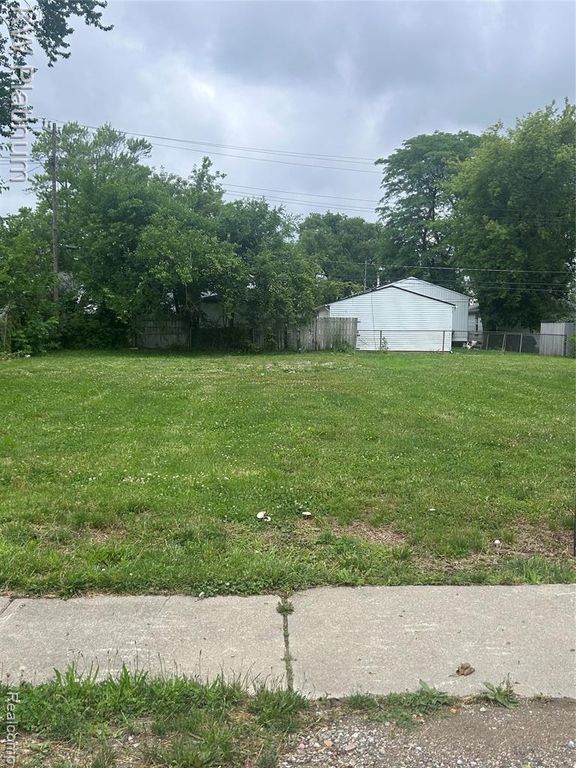 20908 Woodward Street, Clinton Township, MI 48035