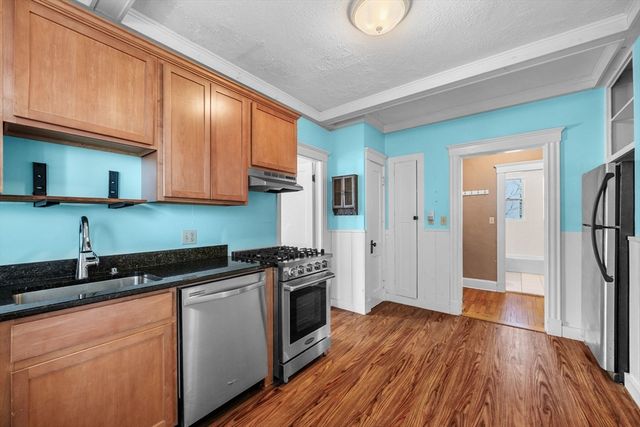 6-R Hazel Ter 1, Salem, MA 01970