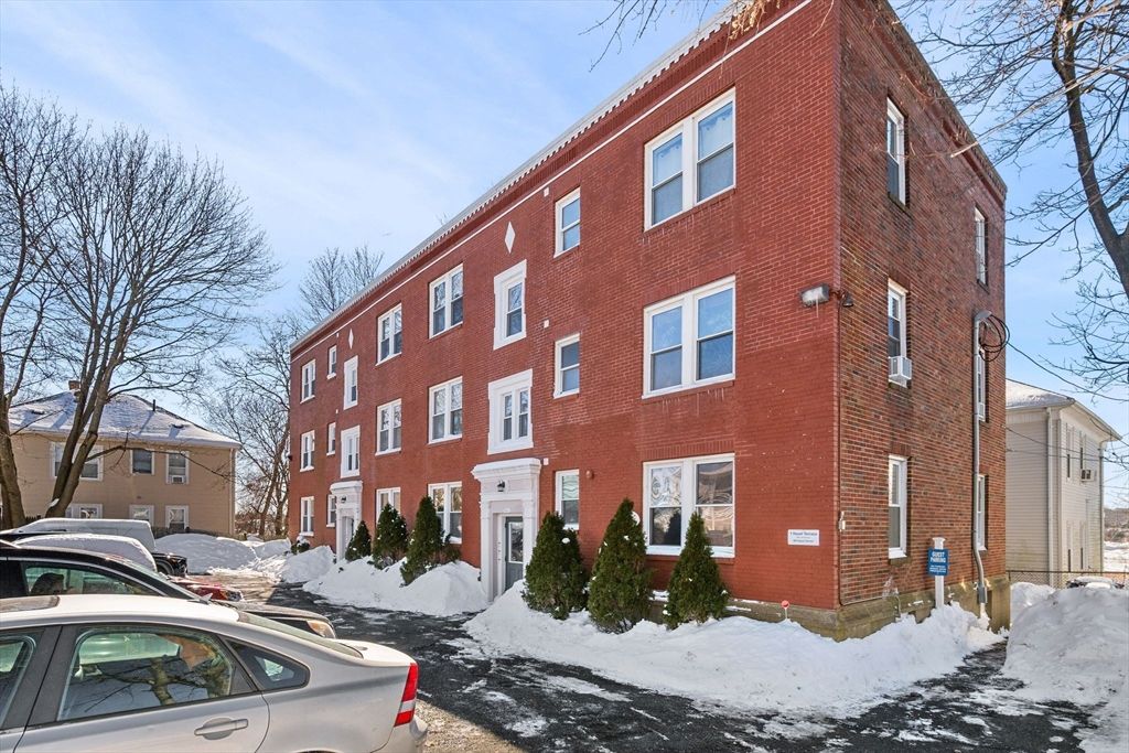 6-R Hazel Ter 1, Salem, MA 01970