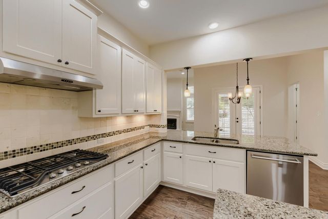 105 Lucia CIR 1, Lakeway, TX 78734