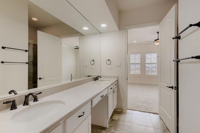 105 Lucia CIR 1, Lakeway, TX 78734