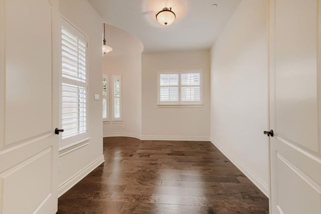 105 Lucia CIR 1, Lakeway, TX 78734