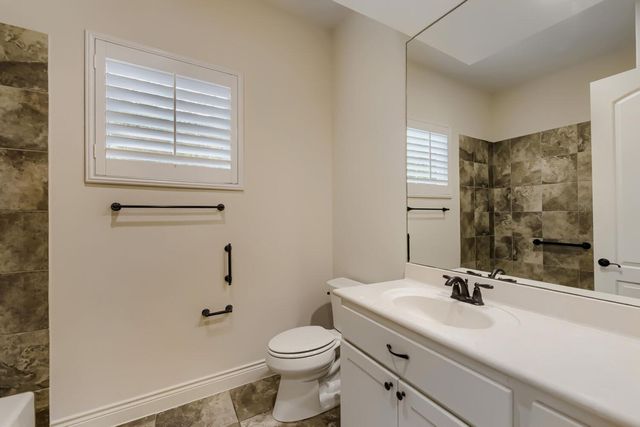 105 Lucia CIR 1, Lakeway, TX 78734