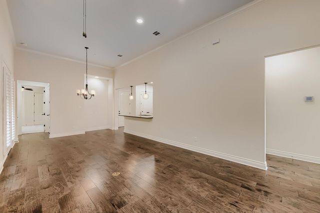 105 Lucia CIR 1, Lakeway, TX 78734