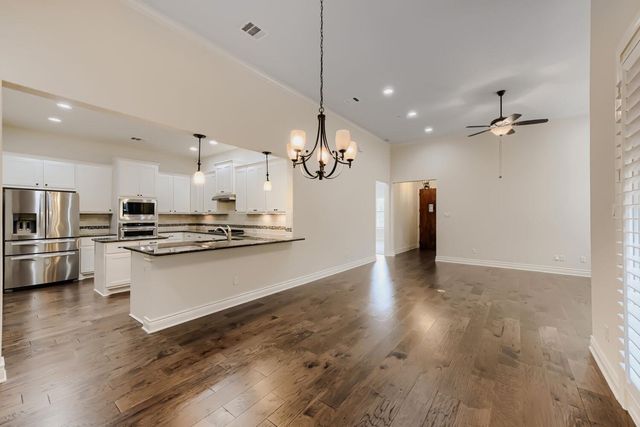 105 Lucia CIR 1, Lakeway, TX 78734