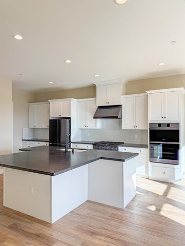 951 Beaver Pond Loop, Madera, CA 93636