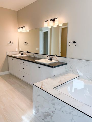 951 Beaver Pond Loop, Madera, CA 93636