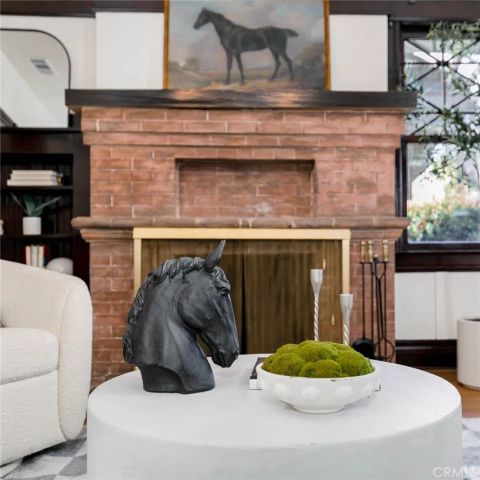 2947 S Hobart, Los Angeles, CA 90018