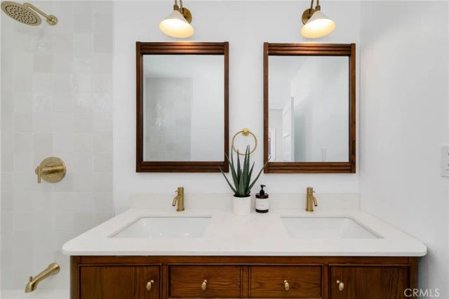 2947 S Hobart, Los Angeles, CA 90018