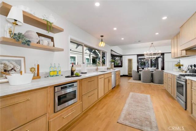 2947 S Hobart, Los Angeles, CA 90018