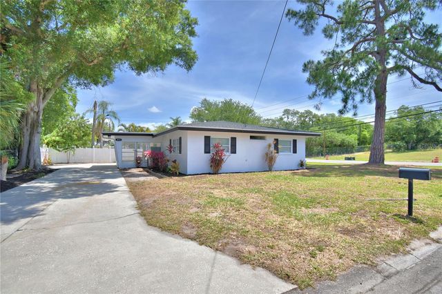 3553 CENTER CIRCLE, Largo, FL 33774