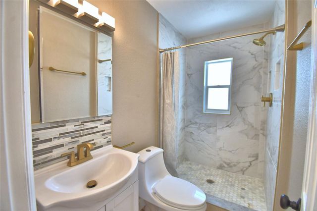 3553 CENTER CIRCLE, Largo, FL 33774
