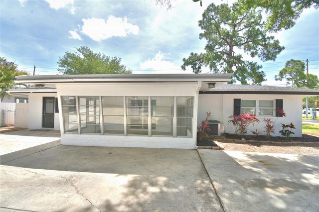 3553 CENTER CIRCLE, Largo, FL 33774