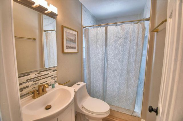 3553 CENTER CIRCLE, Largo, FL 33774