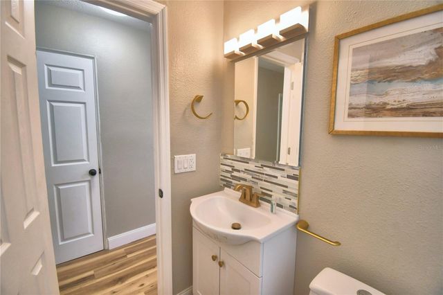 3553 CENTER CIRCLE, Largo, FL 33774